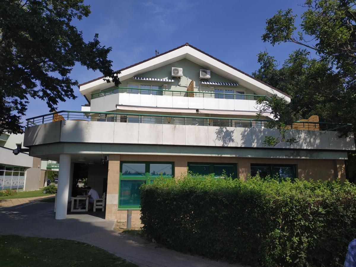 Apartmany Puerto Senec Exterior photo